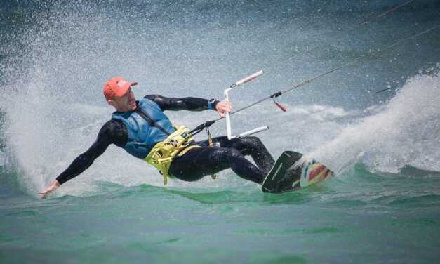 Kitesurf : Quels Équipements et Comment Pratiquer – Top 10 Destinations