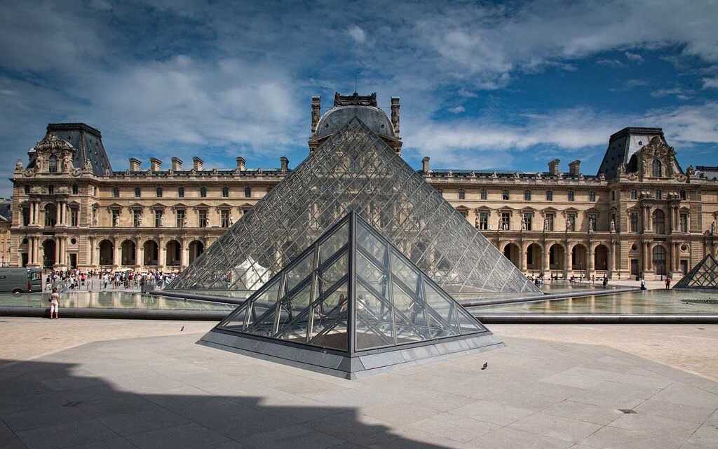 Louvre Museum: 10 Tips for a Great Visit
