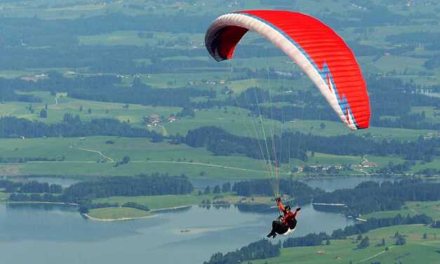 Parapente et Parasailing : Comment Pratiquer – Top 8 Destinations