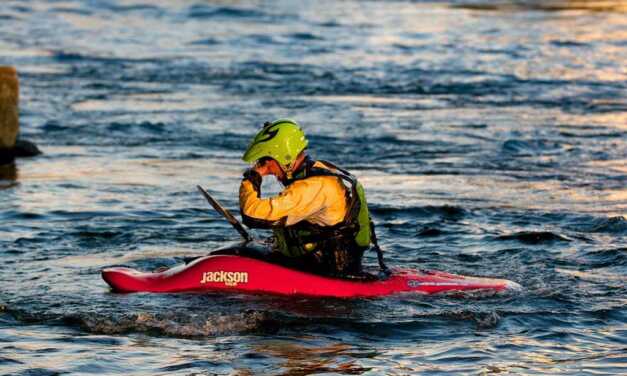 Pourquoi Acheter et Quel Casque de Sports Nautiques Choisir ?