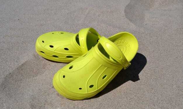 Guide d’achat : quelles chaussures aquatiques et sandales de plage choisir ?