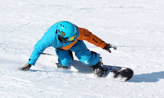 Guide d’achat : quels vêtements, tenue et combinaison de ski et snowboard choisir ?