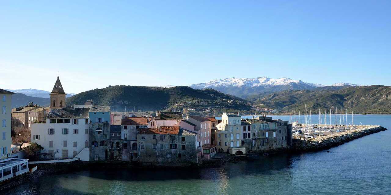 Top 20 des Plus Beaux Villages à Visiter en France